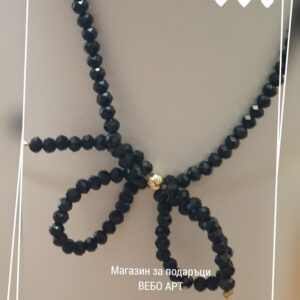 Елегантно дамско колие, изработено от черни мъниста