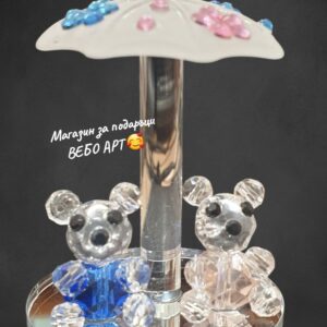 Очарователна фигура на двойка Мечета върху поставка