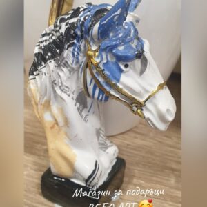 Малка арт декоративна фигура на бюст на Кон